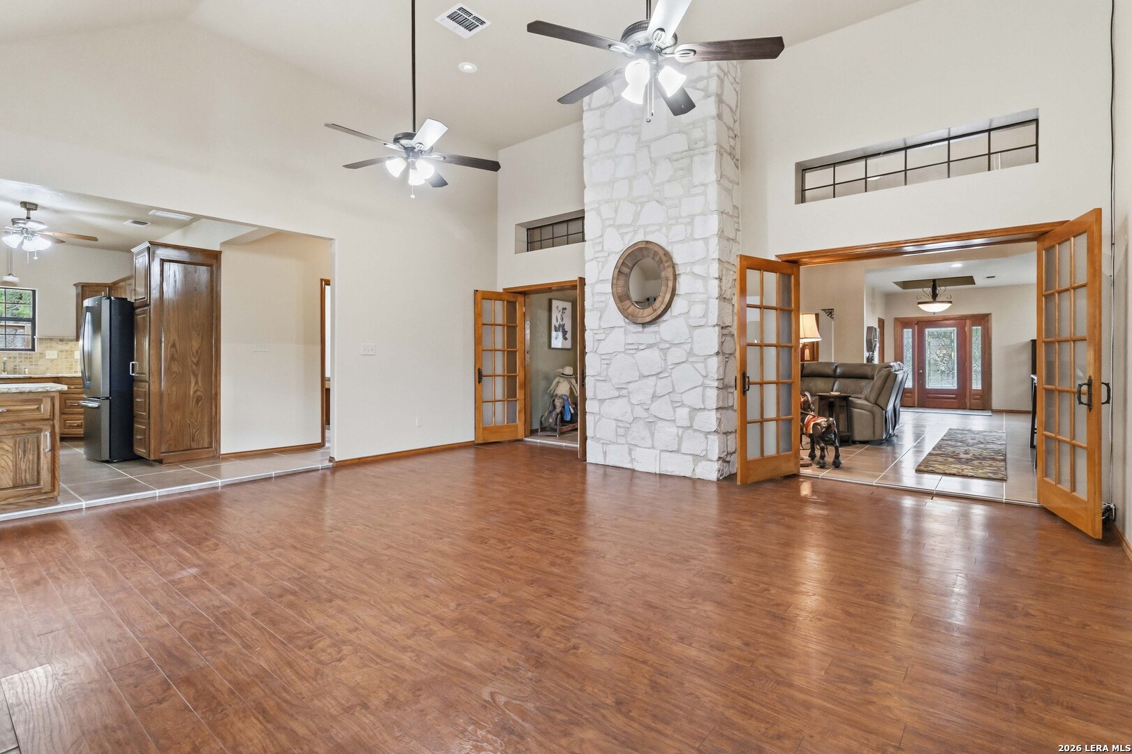 233 TWIN OAKS DR