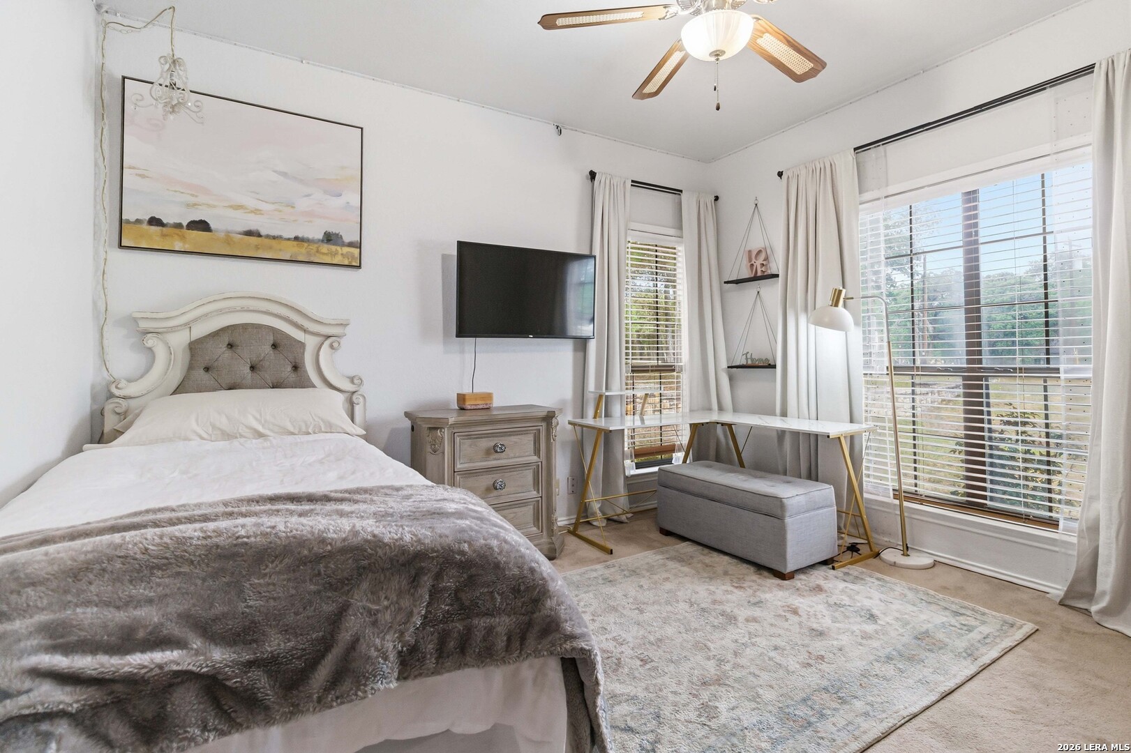 233 TWIN OAKS DR