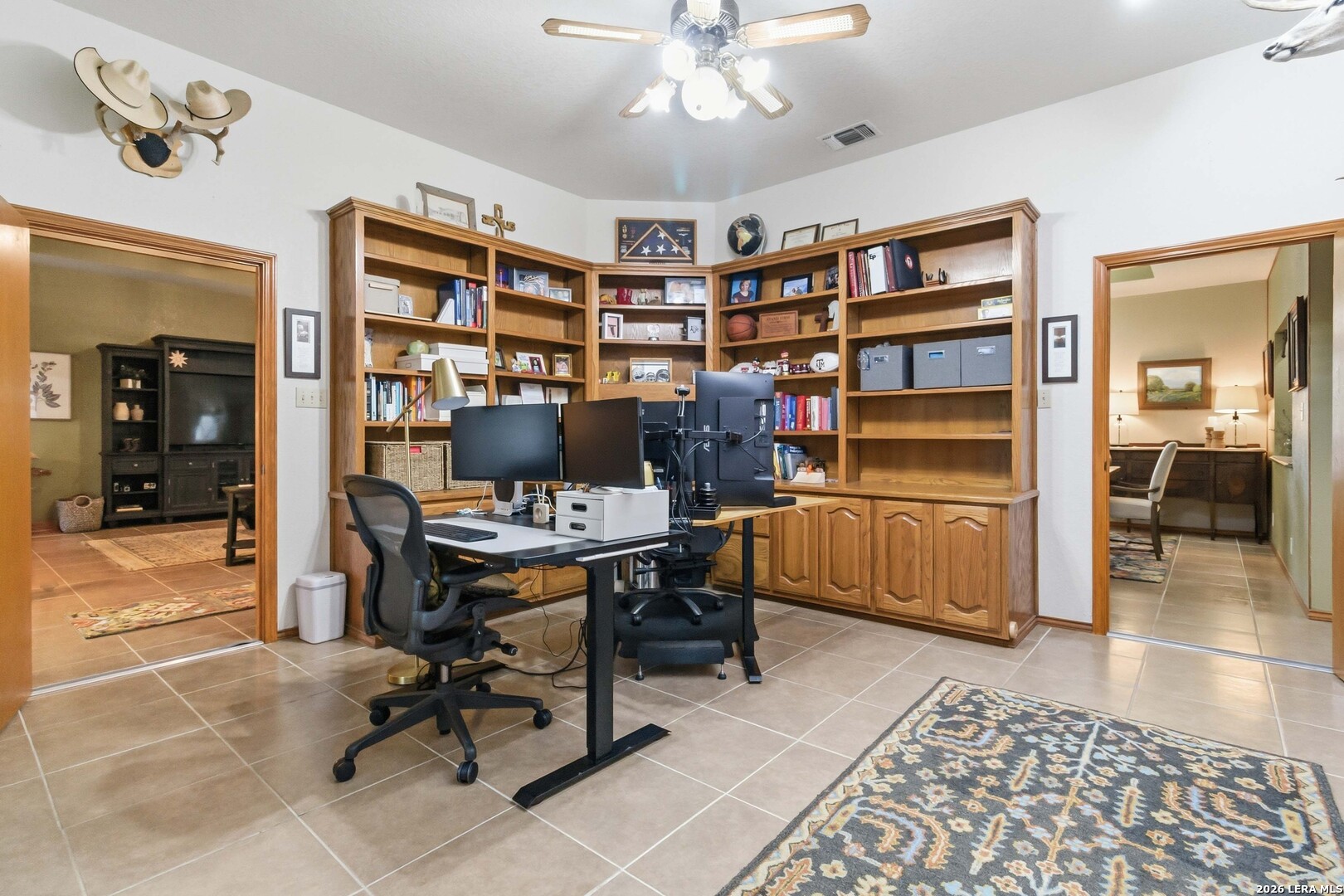 233 TWIN OAKS DR