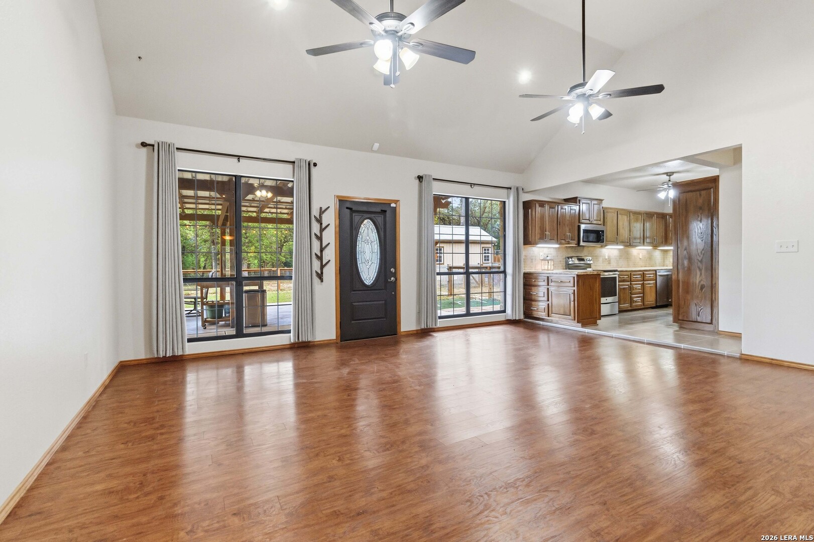 233 TWIN OAKS DR
