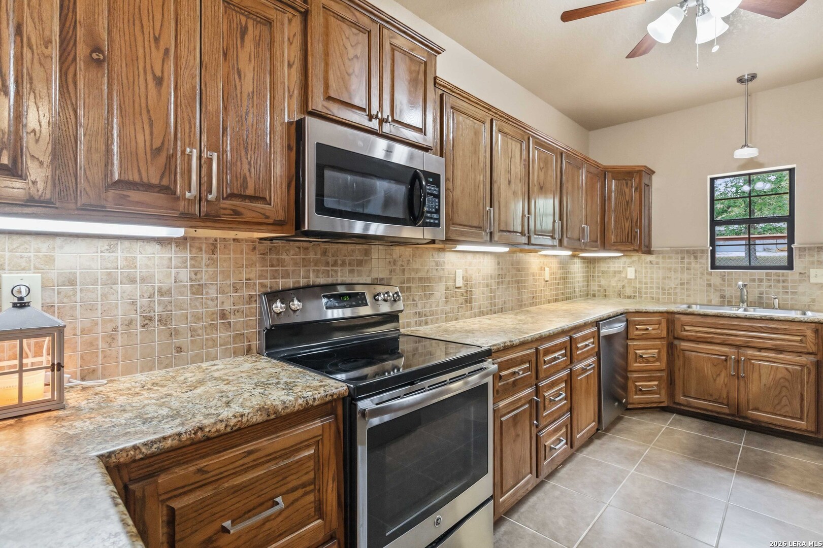 233 TWIN OAKS DR