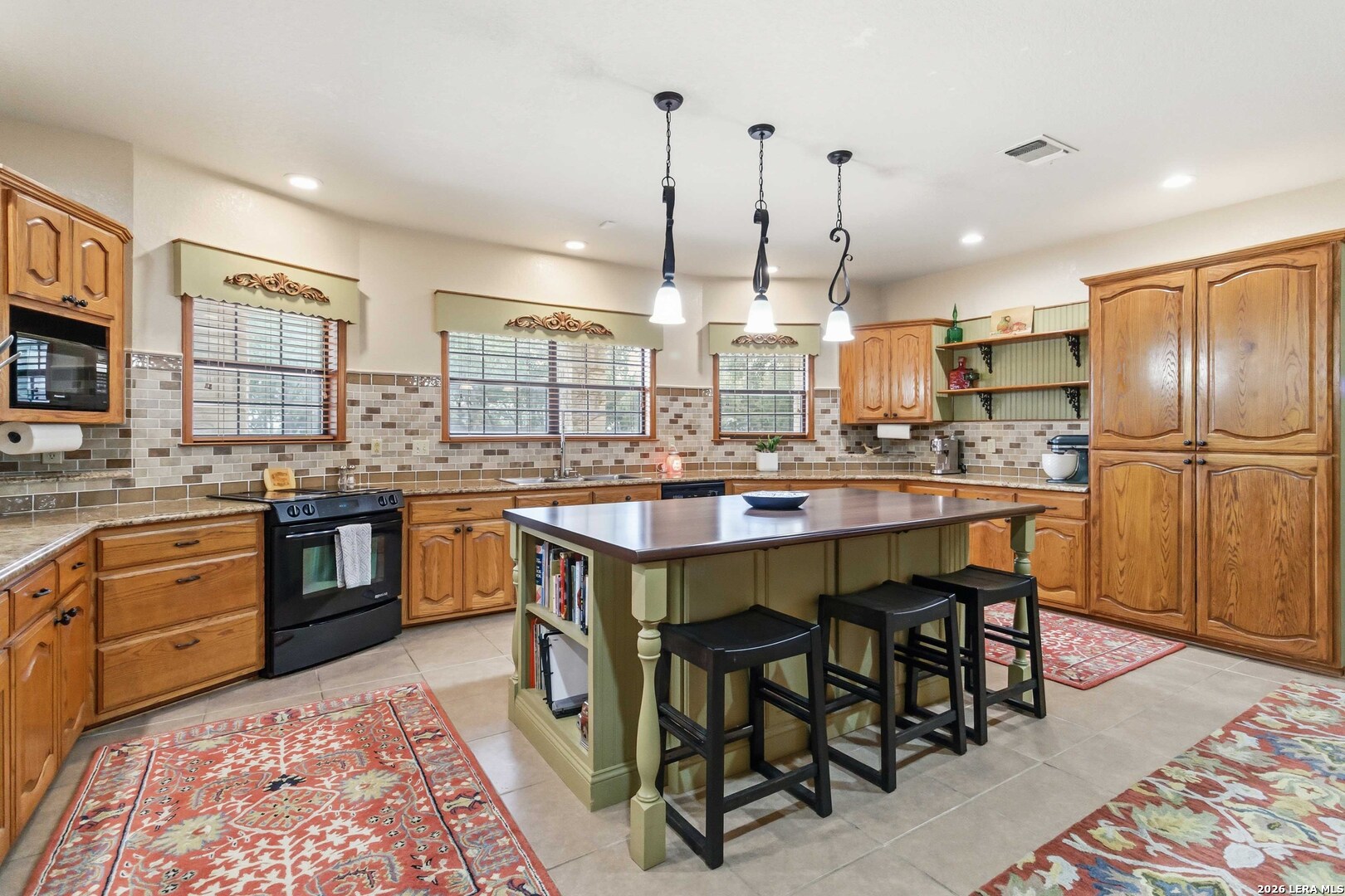 233 TWIN OAKS DR
