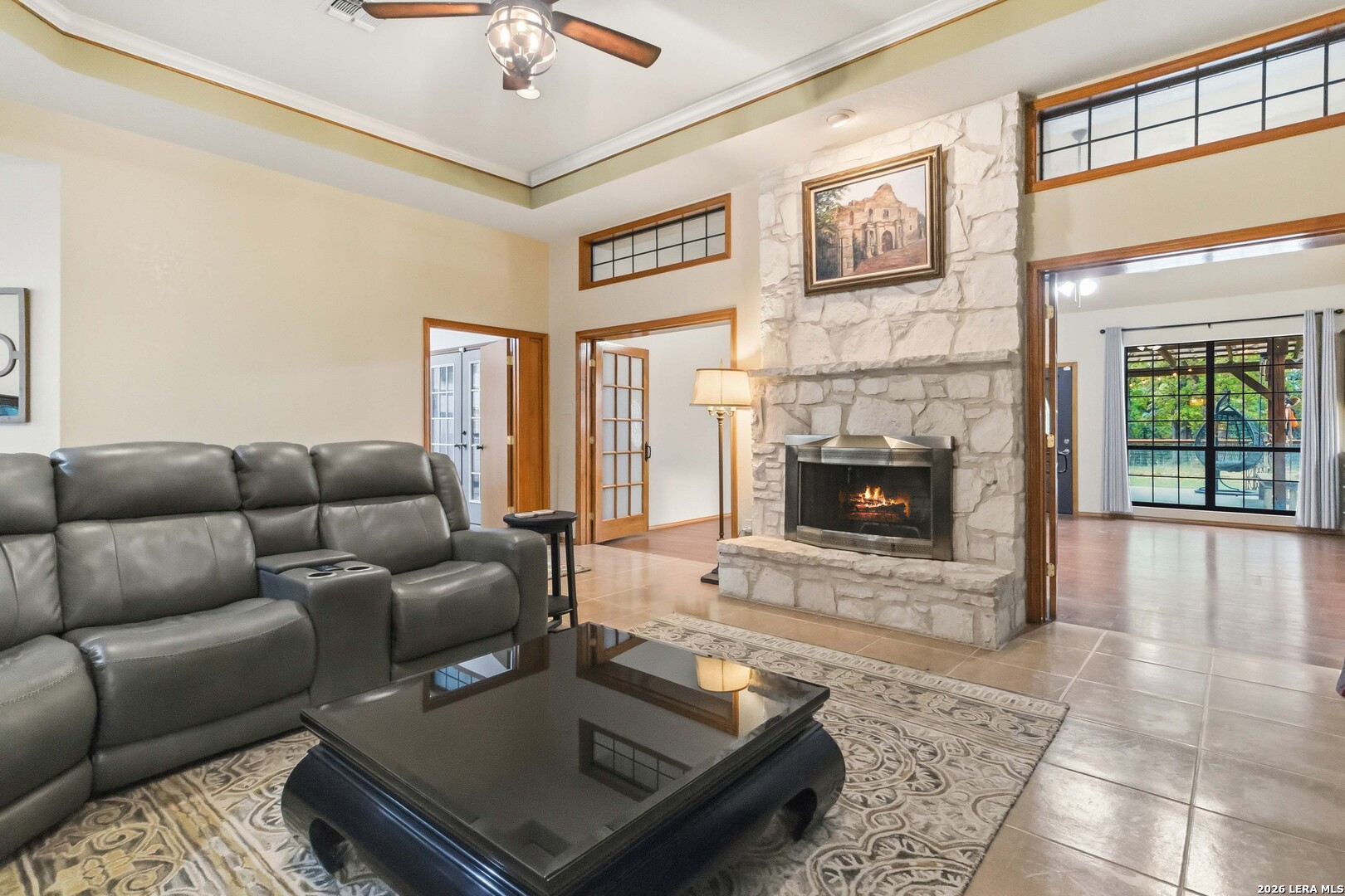 233 TWIN OAKS DR