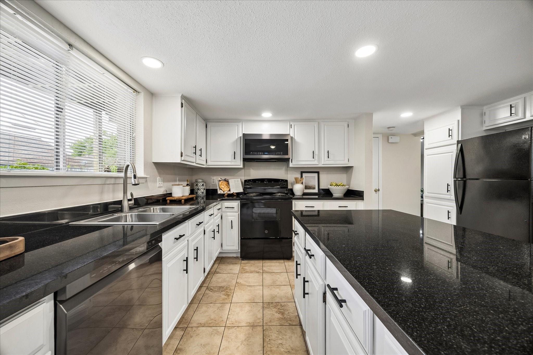 813 Lakeview Drive