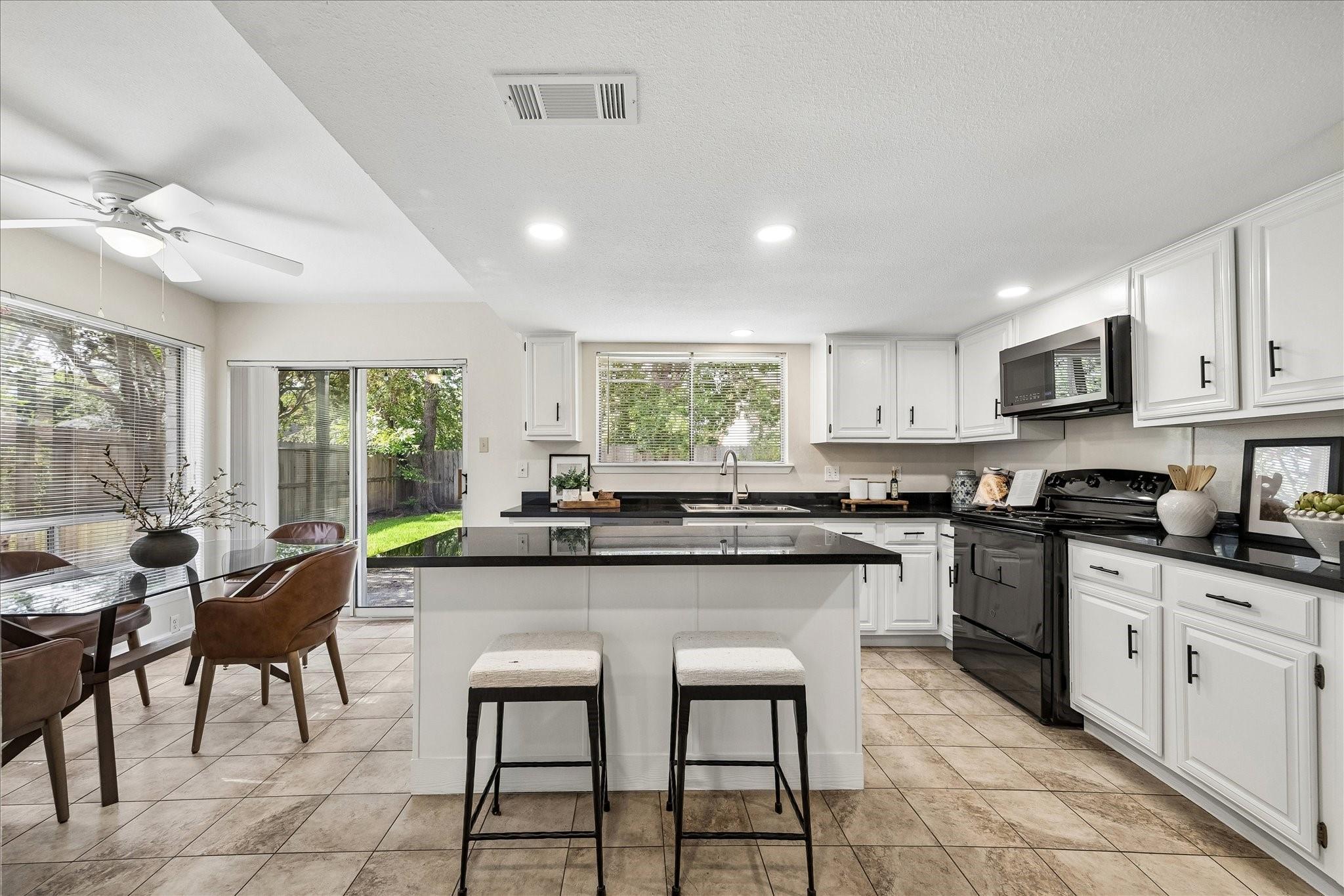 813 Lakeview Drive