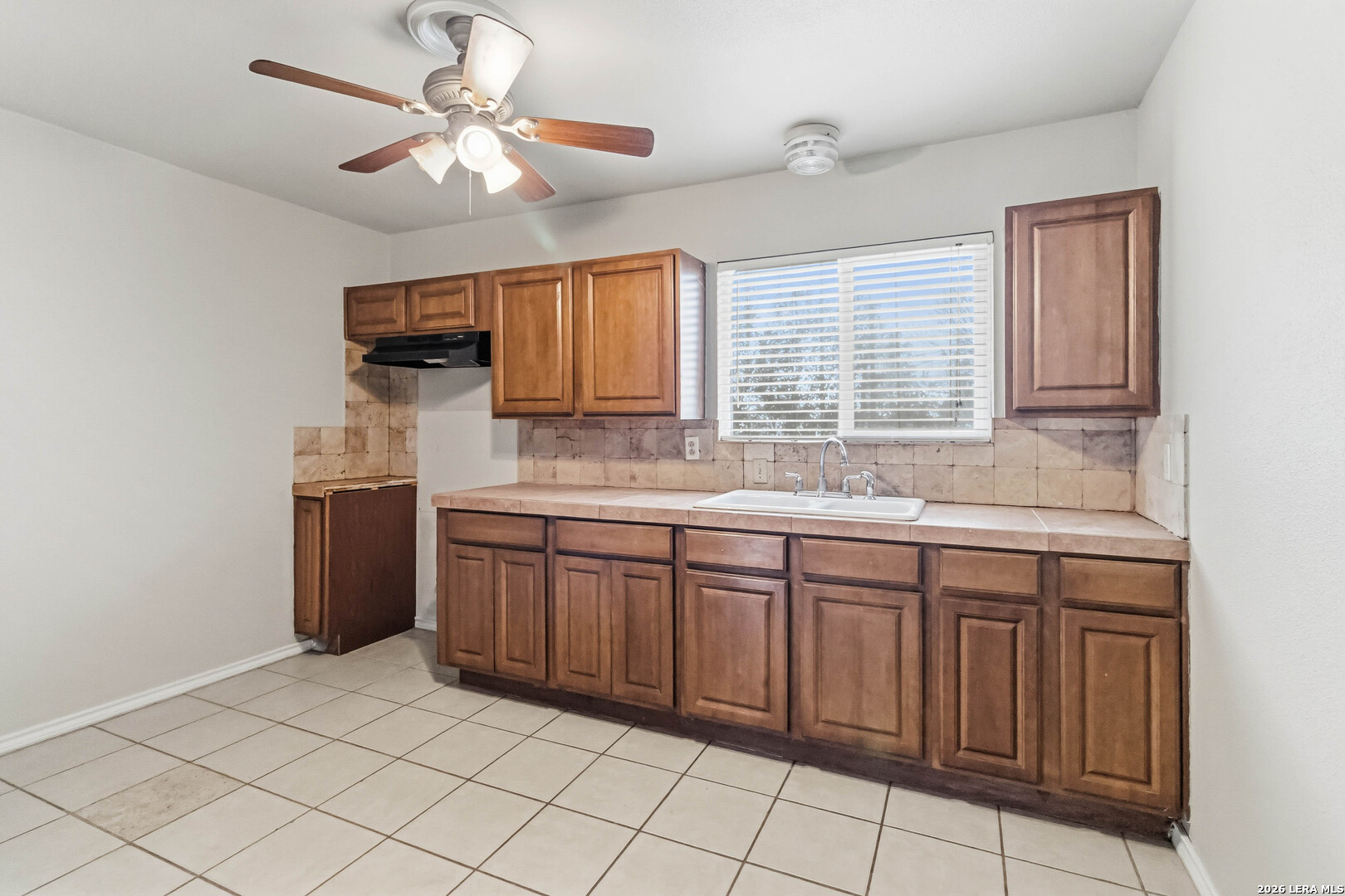 322 W AVIATION BLVD