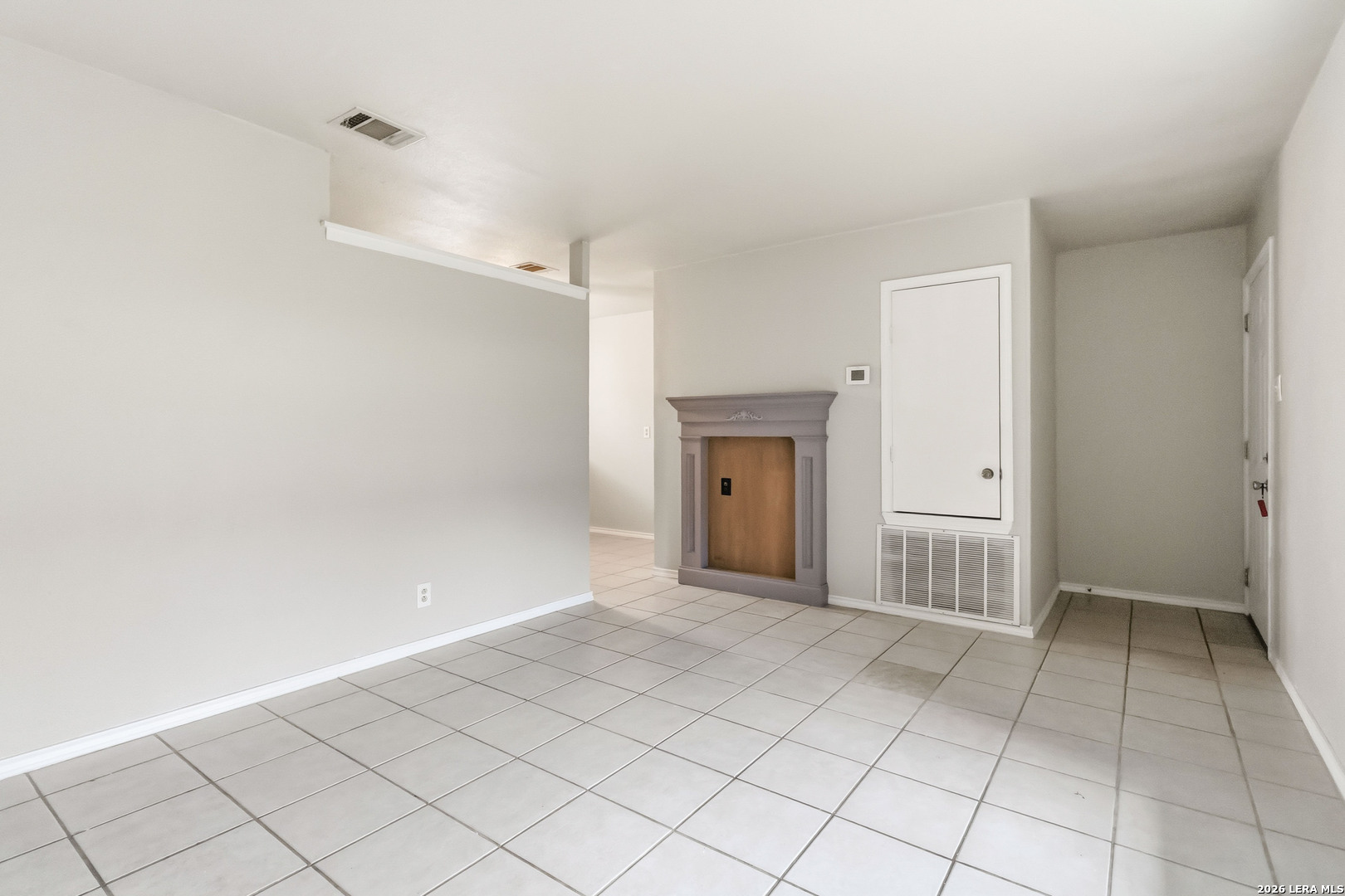 322 W AVIATION BLVD