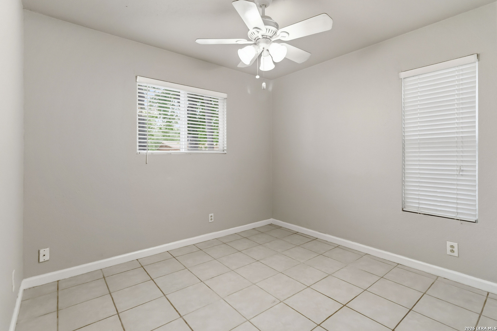 322 W AVIATION BLVD