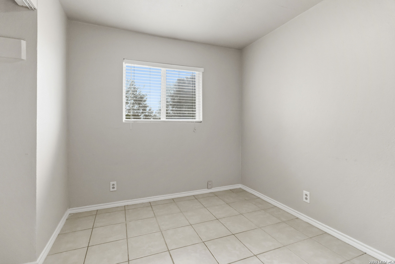 322 W AVIATION BLVD