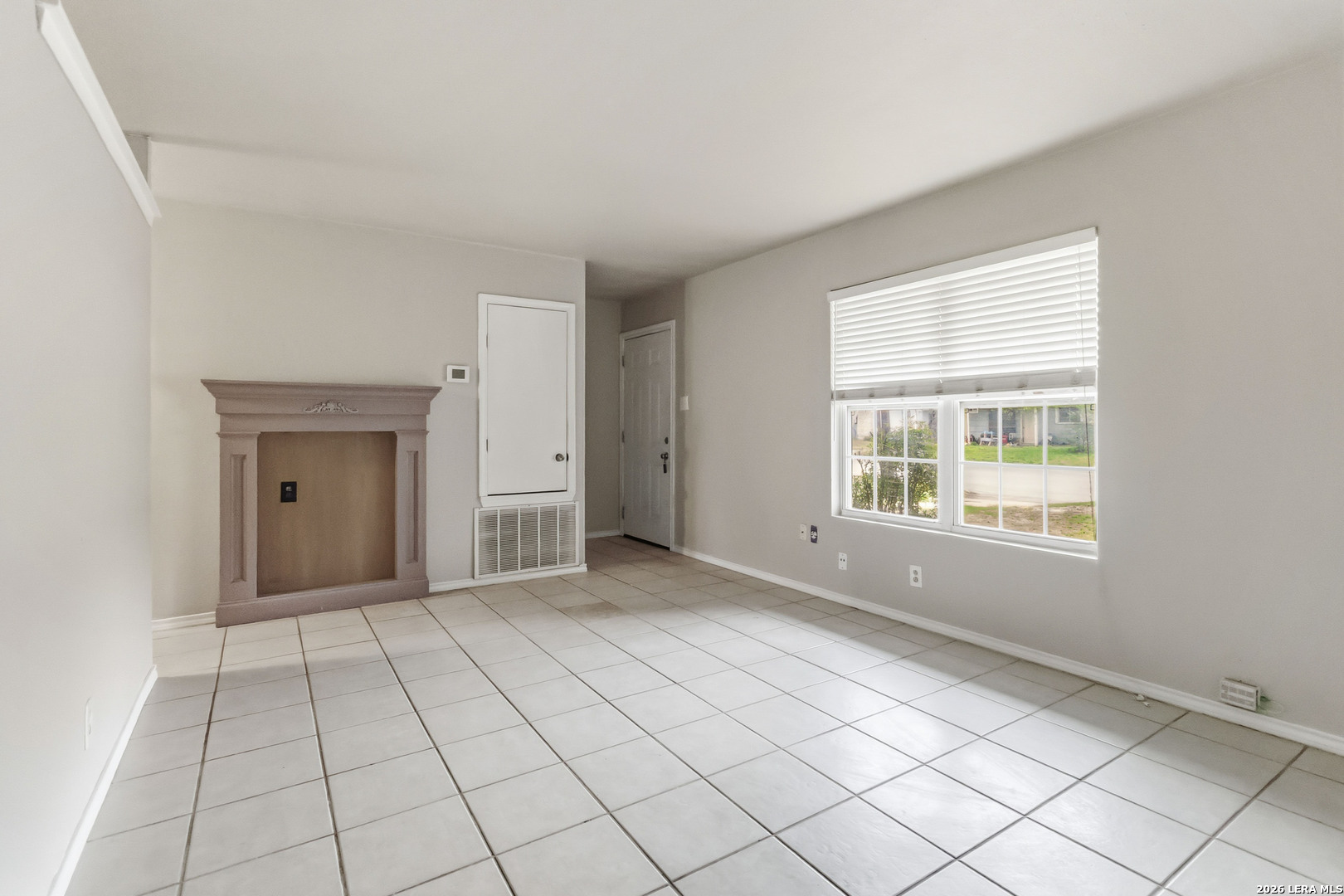 322 W AVIATION BLVD