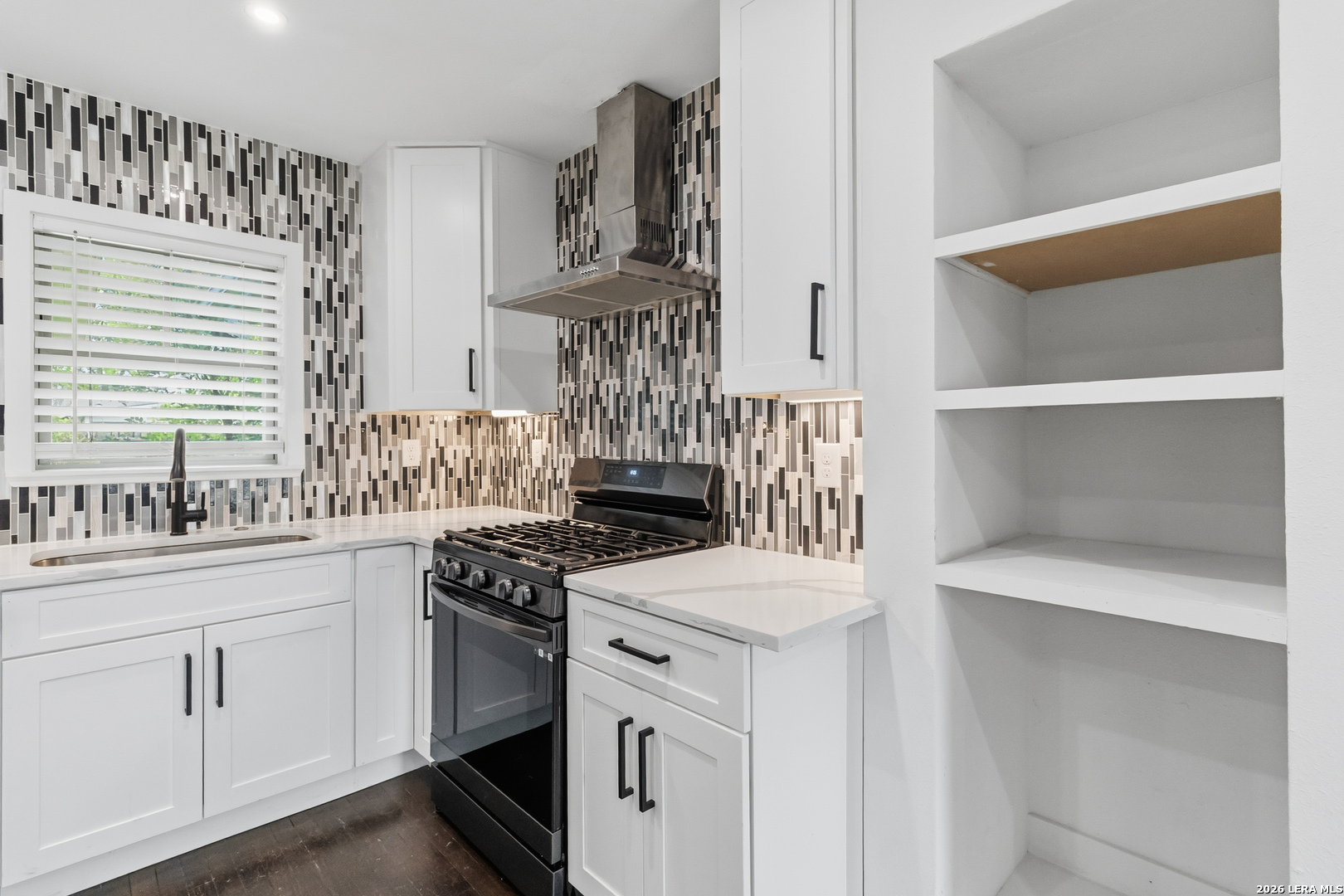 551 RADIANCE AVE