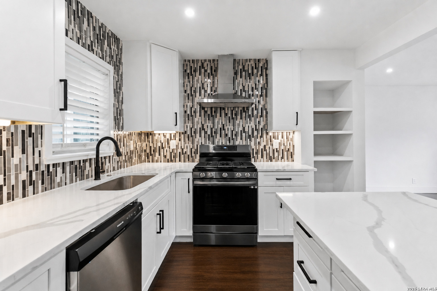 551 RADIANCE AVE