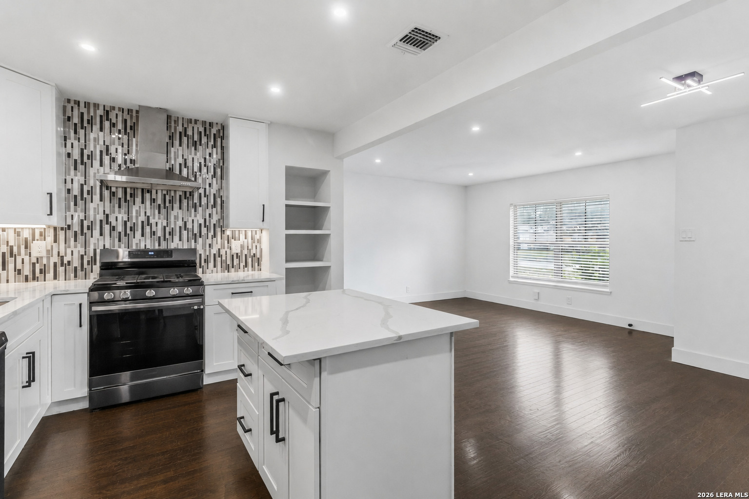 551 RADIANCE AVE