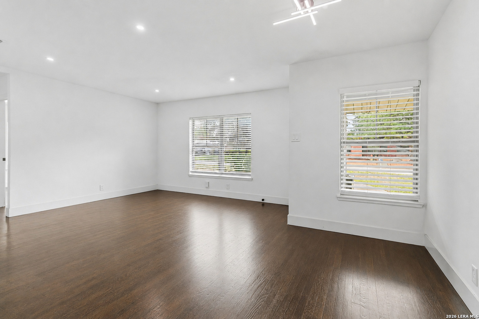 551 RADIANCE AVE