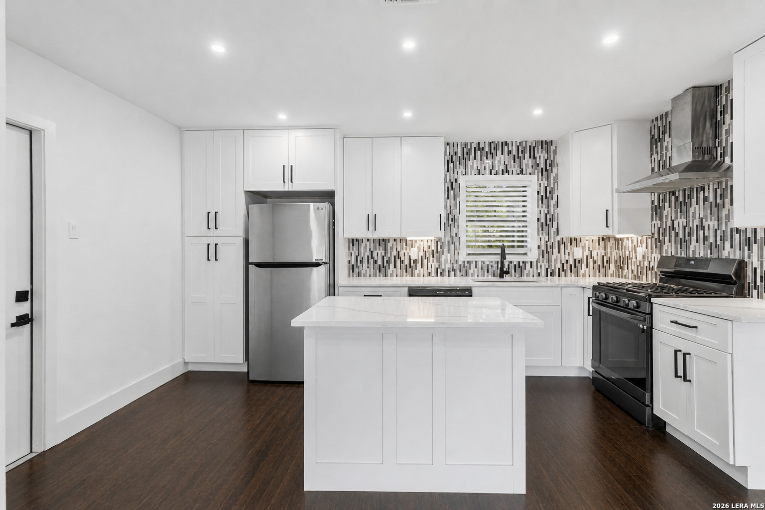 551 RADIANCE AVE