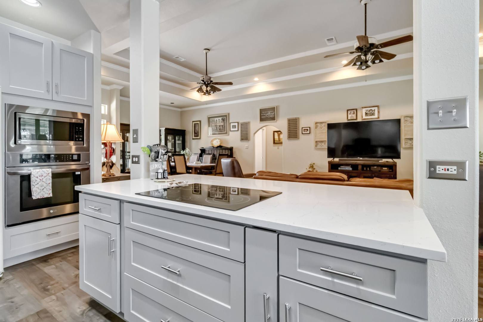 573 MOUNTAIN OAKS DR