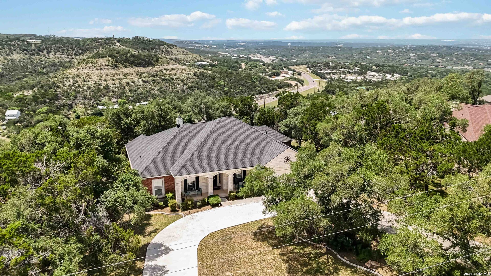 573 MOUNTAIN OAKS DR