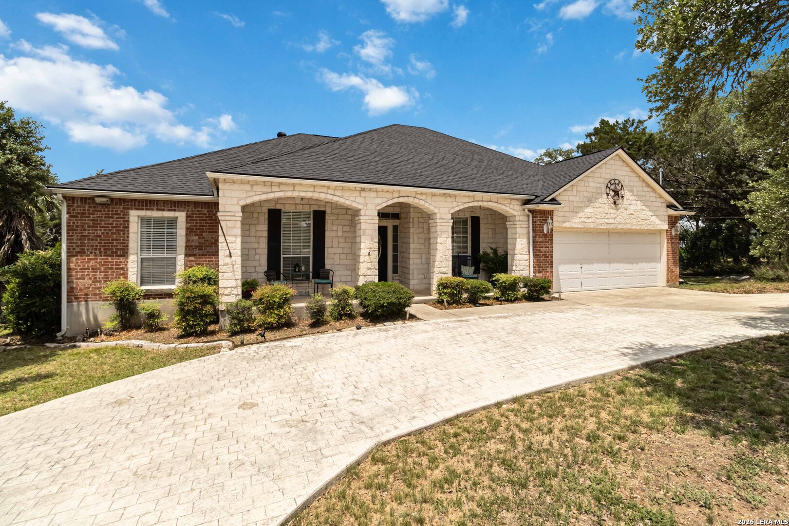 573 MOUNTAIN OAKS DR