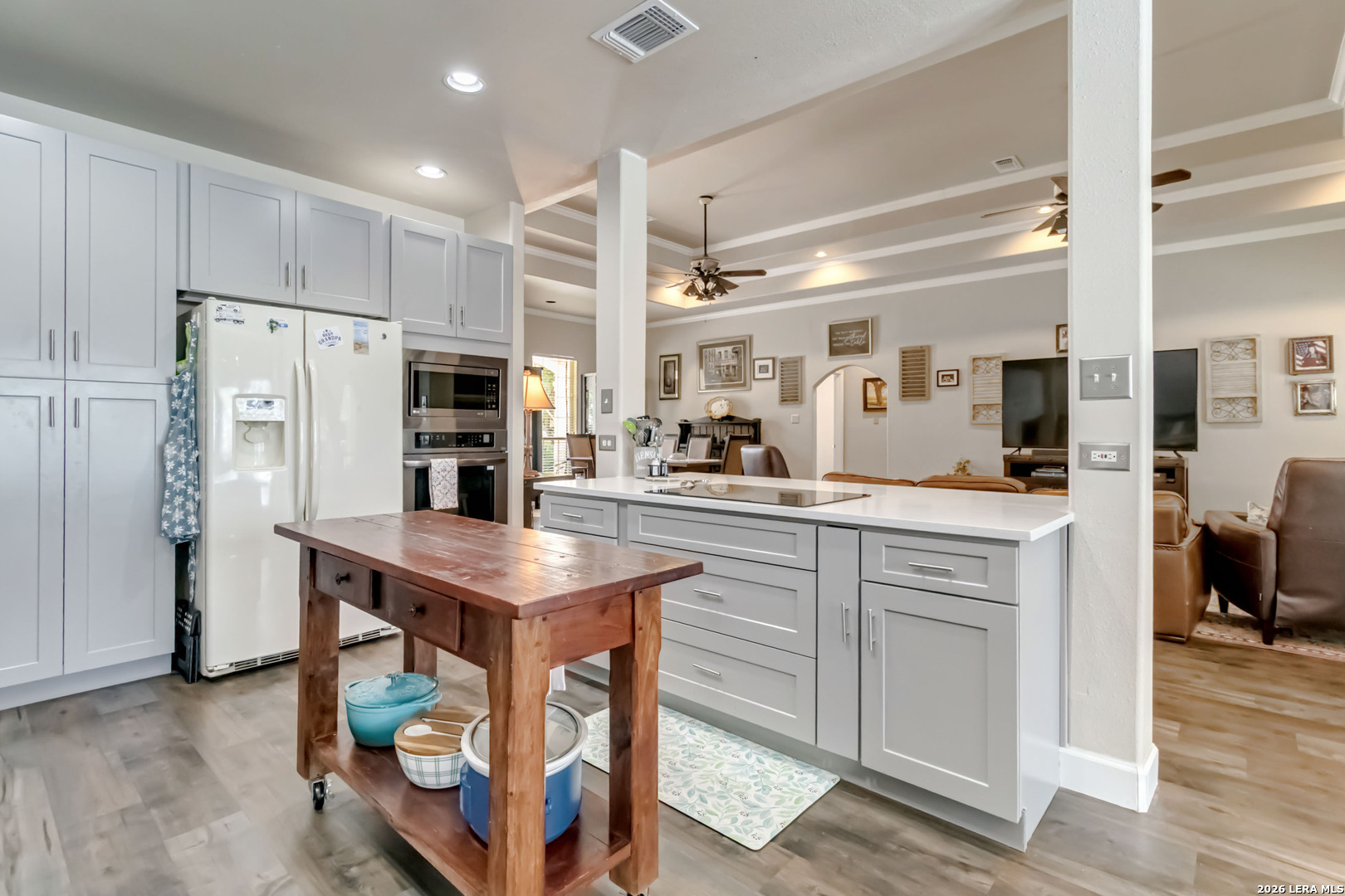573 MOUNTAIN OAKS DR