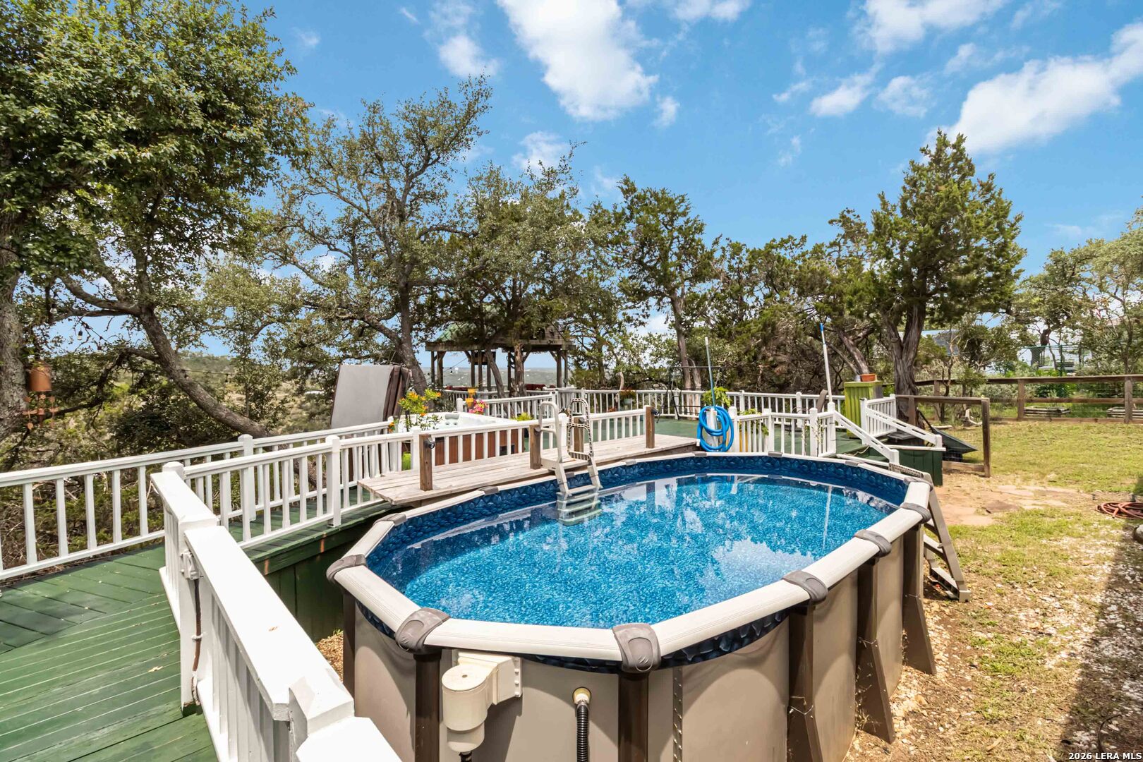 573 MOUNTAIN OAKS DR