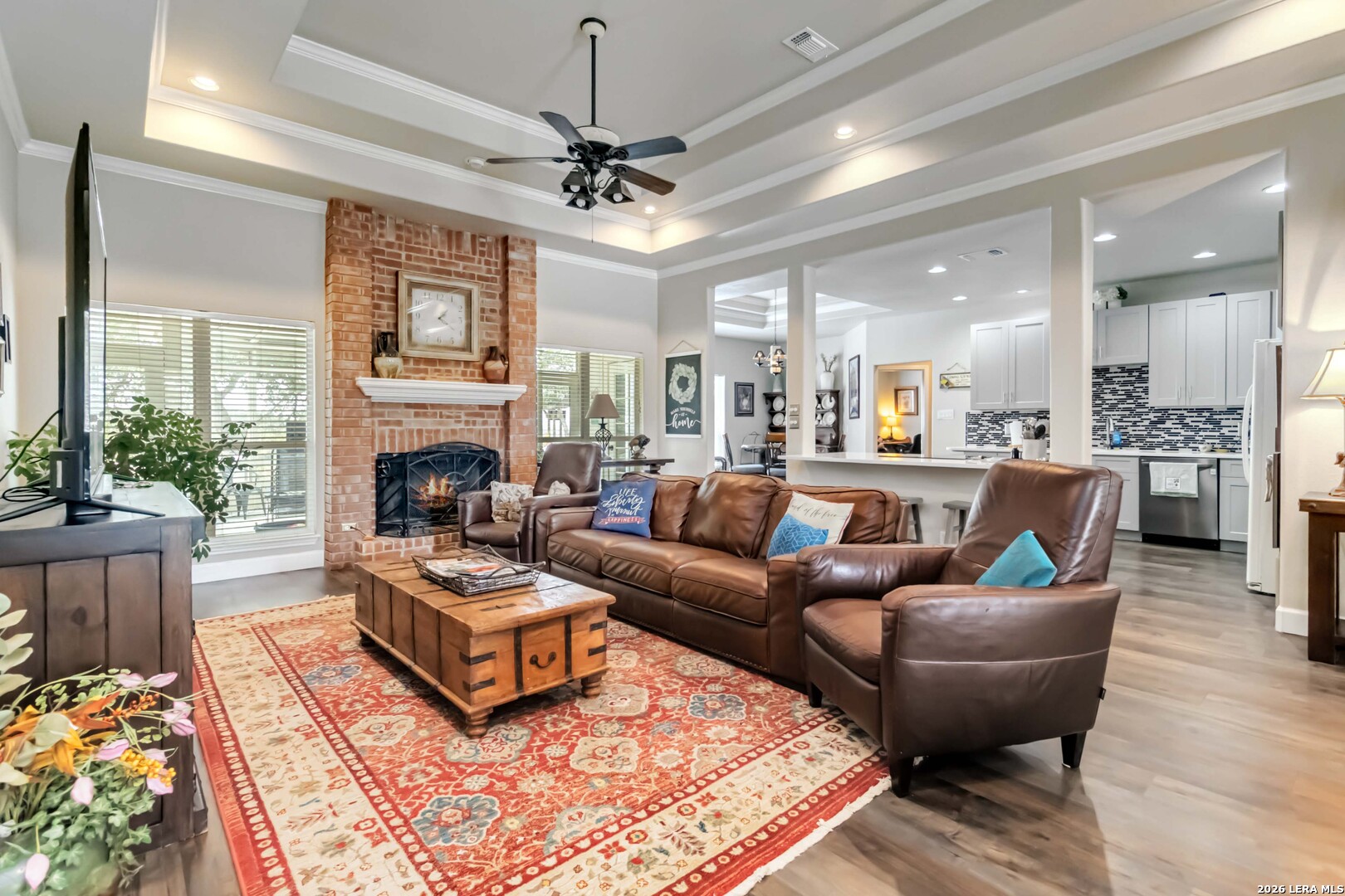 573 MOUNTAIN OAKS DR