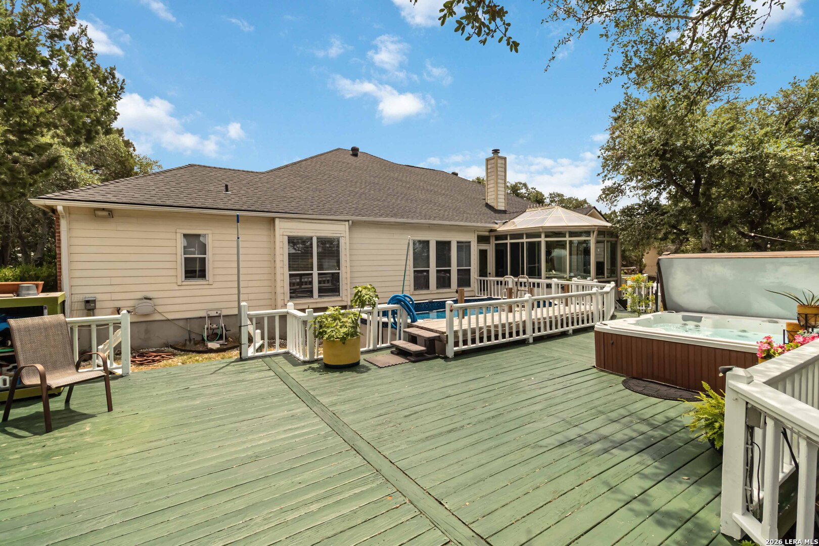 573 MOUNTAIN OAKS DR