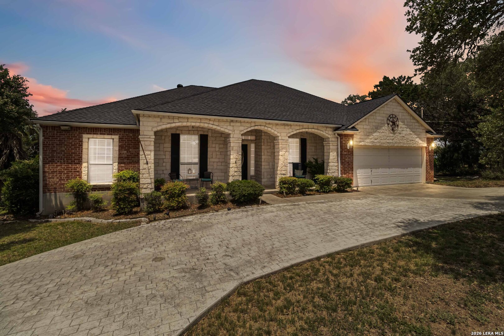 573 MOUNTAIN OAKS DR