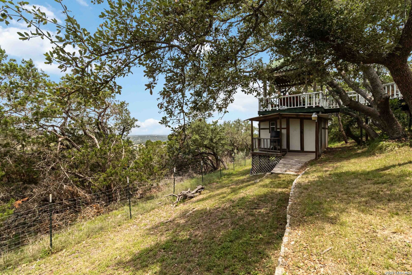 573 MOUNTAIN OAKS DR