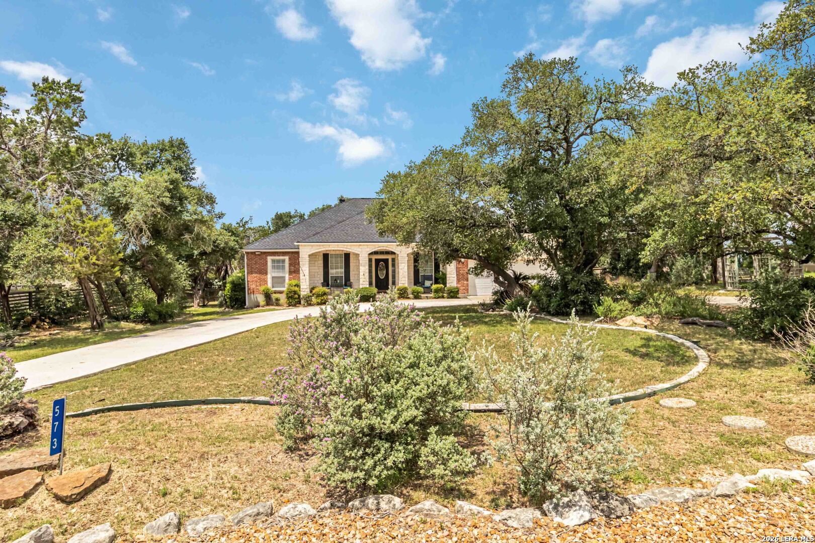 573 MOUNTAIN OAKS DR