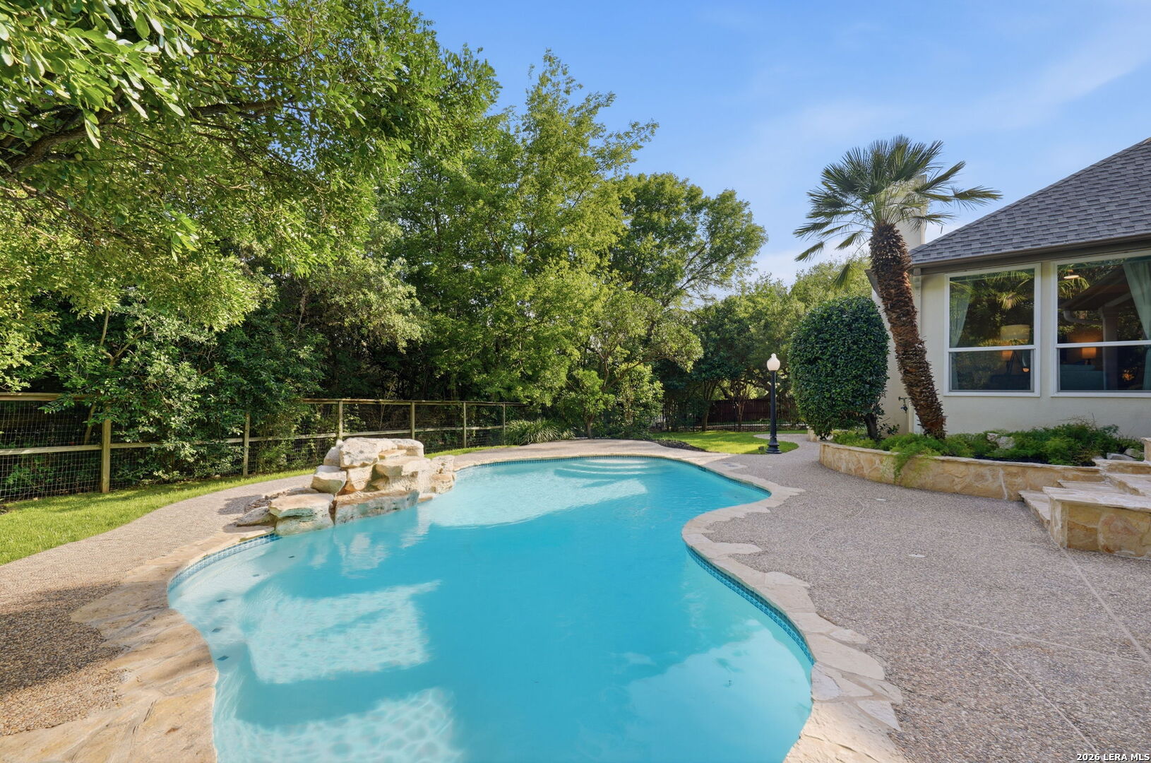 2810 Falling Brook