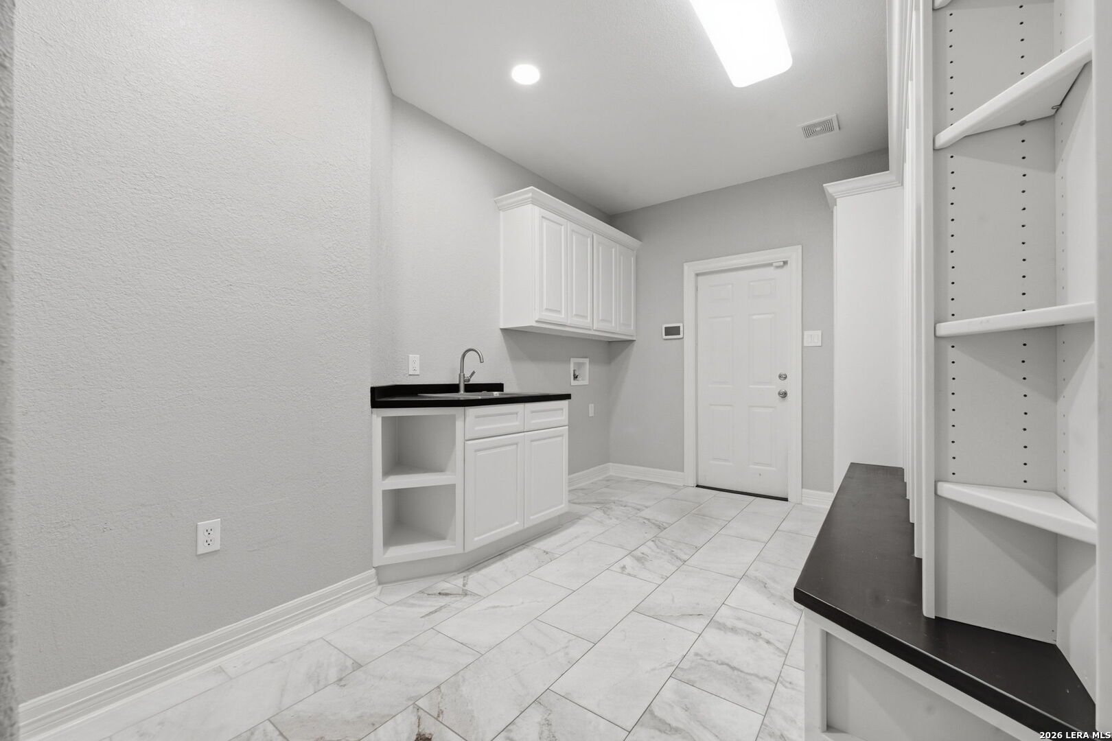 2810 Falling Brook
