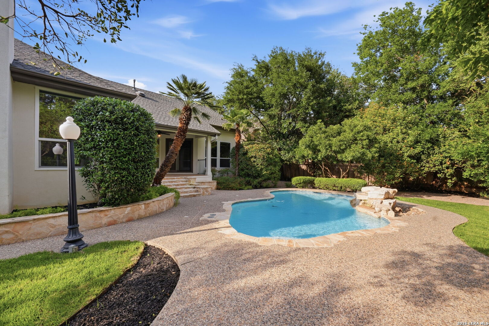 2810 Falling Brook