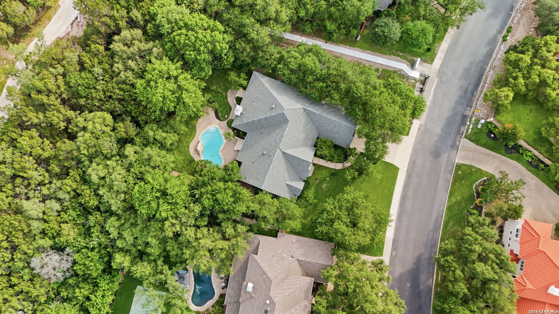 2810 Falling Brook