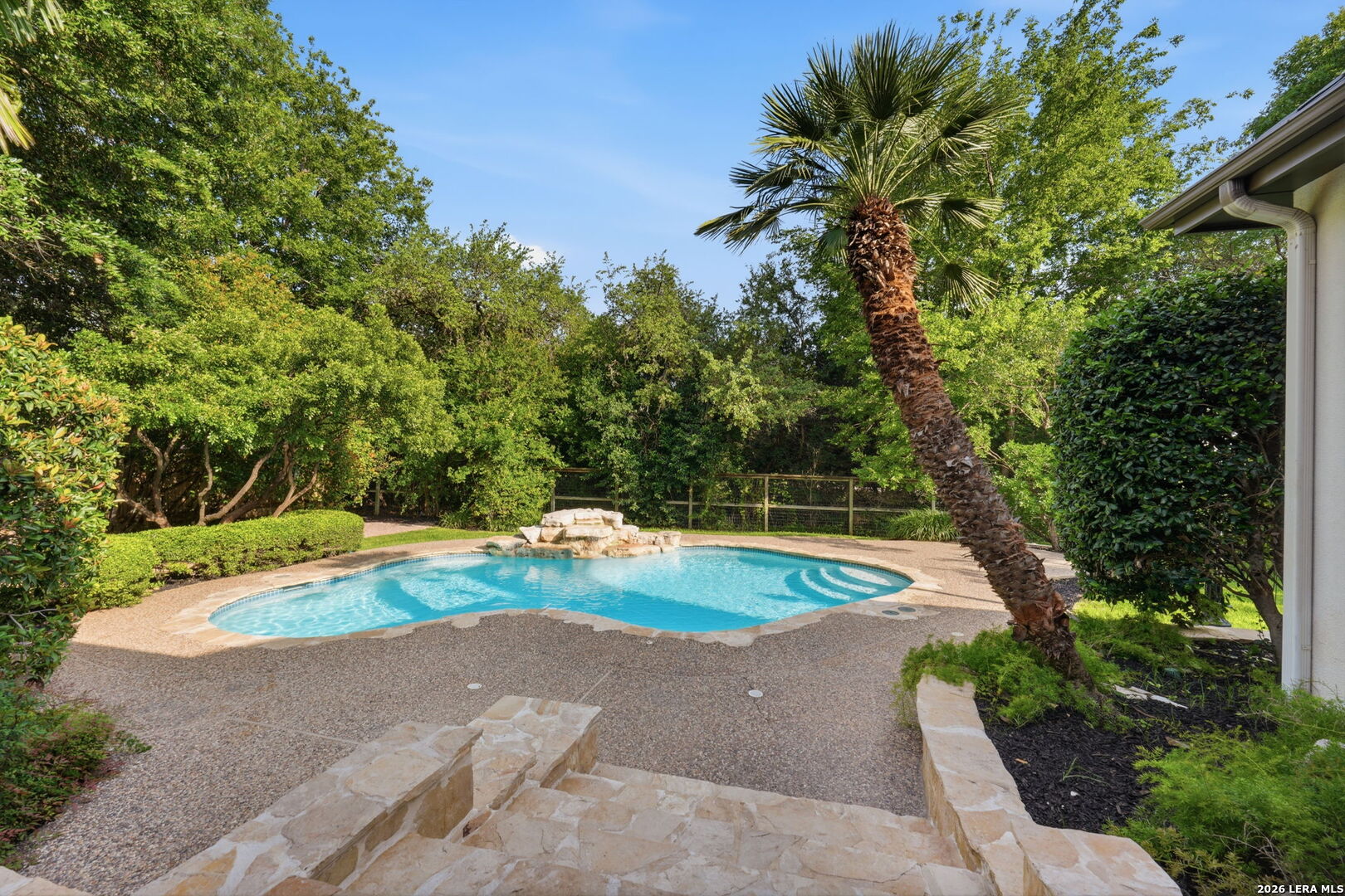 2810 Falling Brook