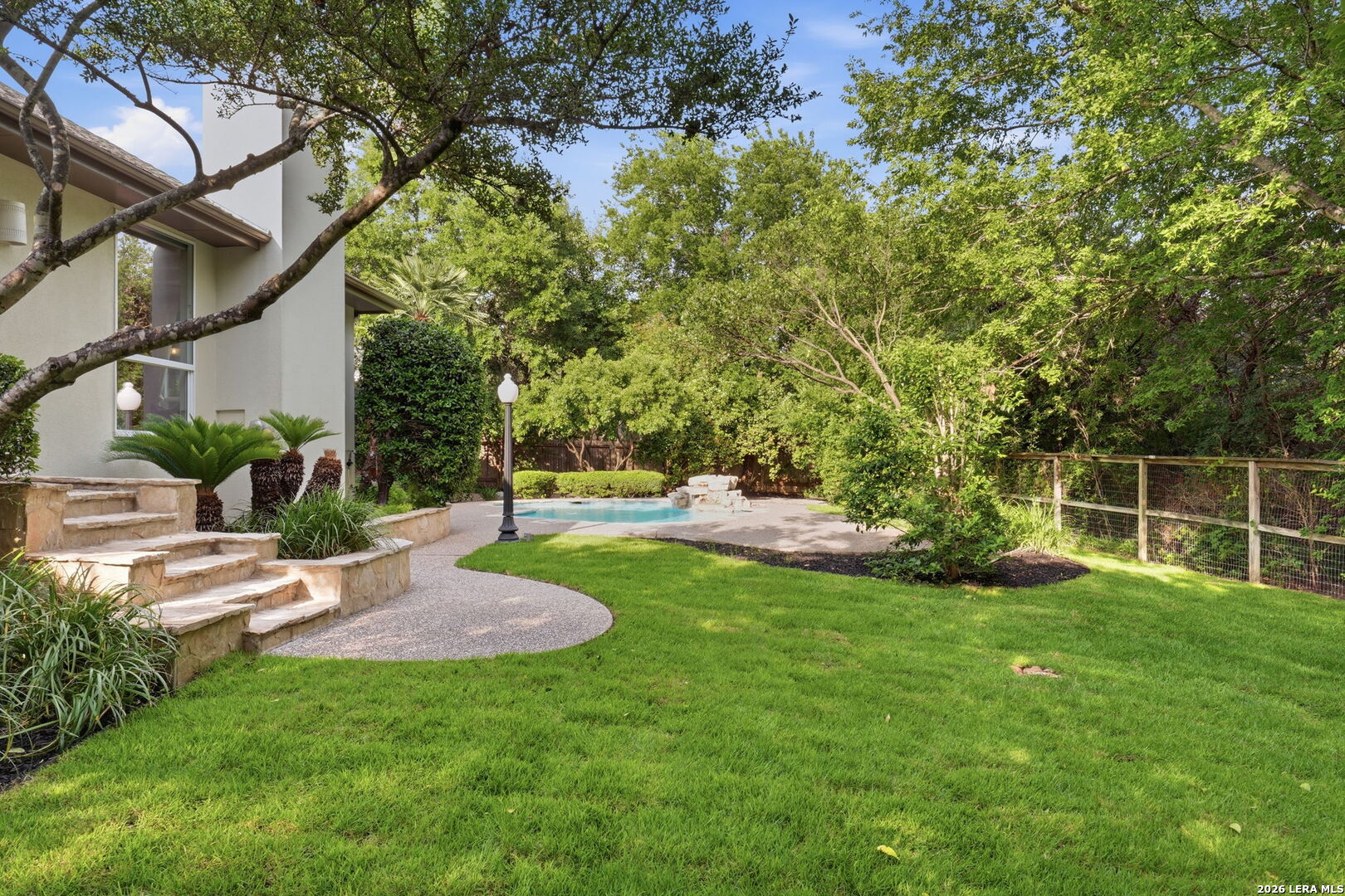 2810 Falling Brook