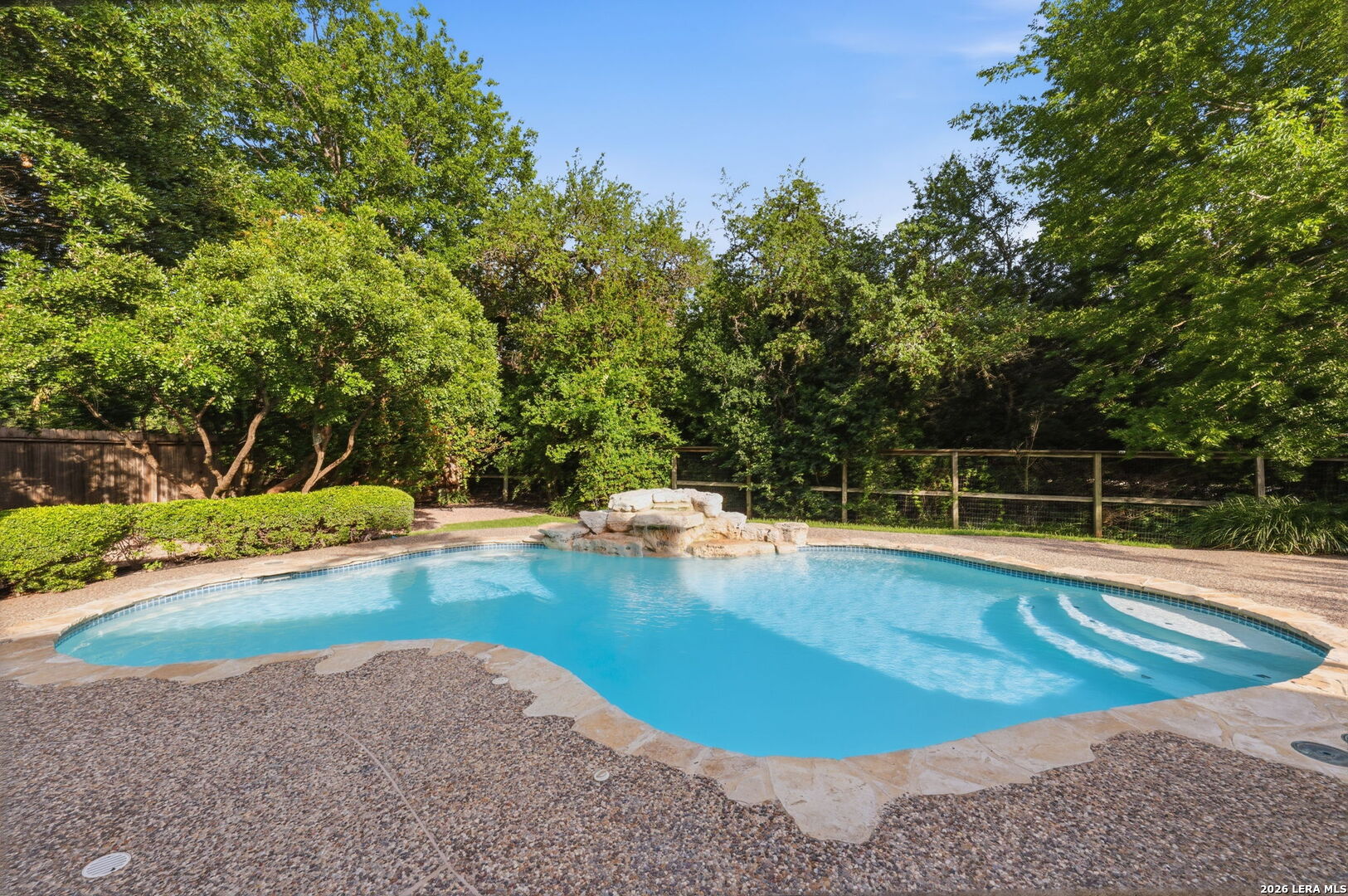 2810 Falling Brook