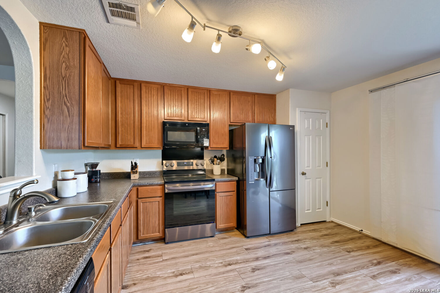 2240 Stoneleigh