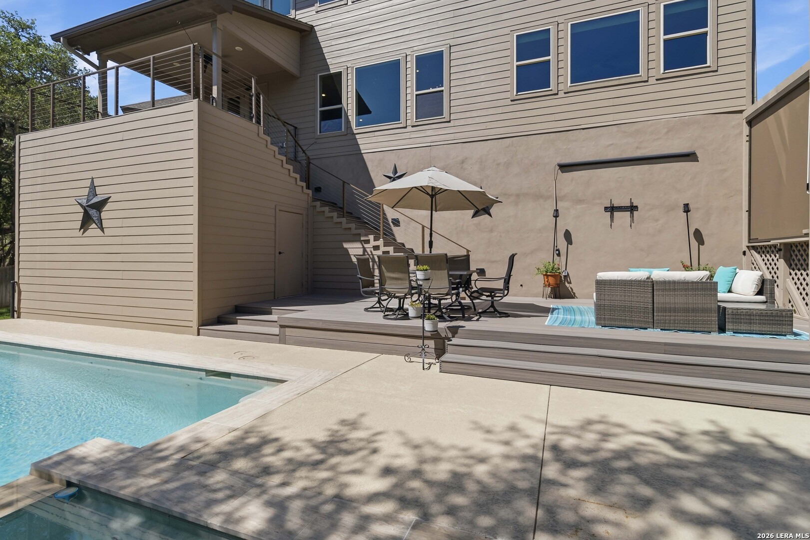 402 SUNDANCE WAY