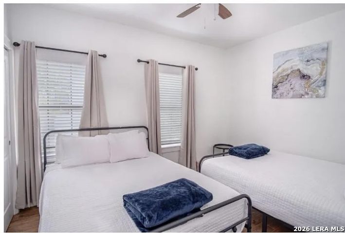 1022 Delaware 3
