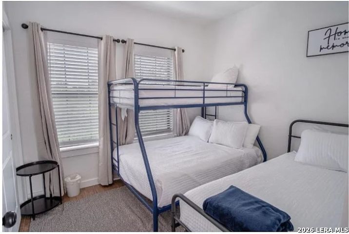 1022 Delaware 3
