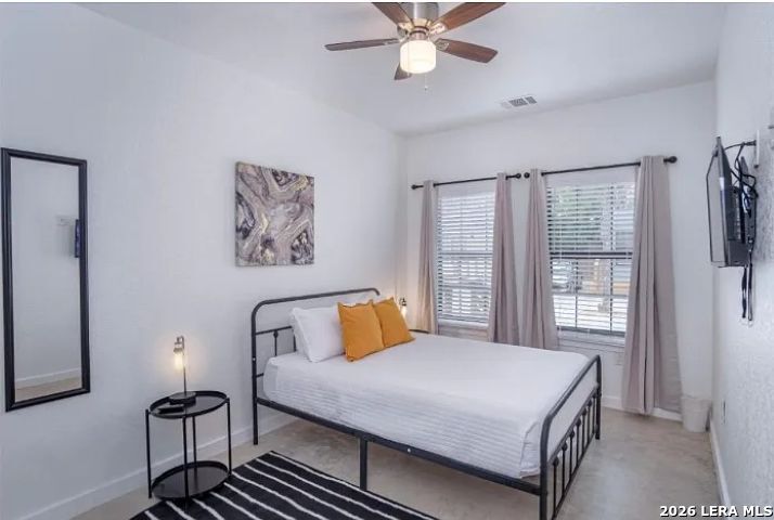 1022 Delaware 3