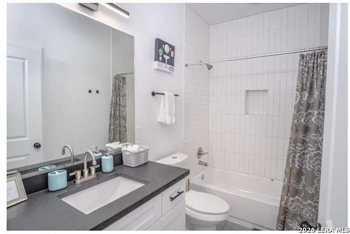 1022 Delaware 3