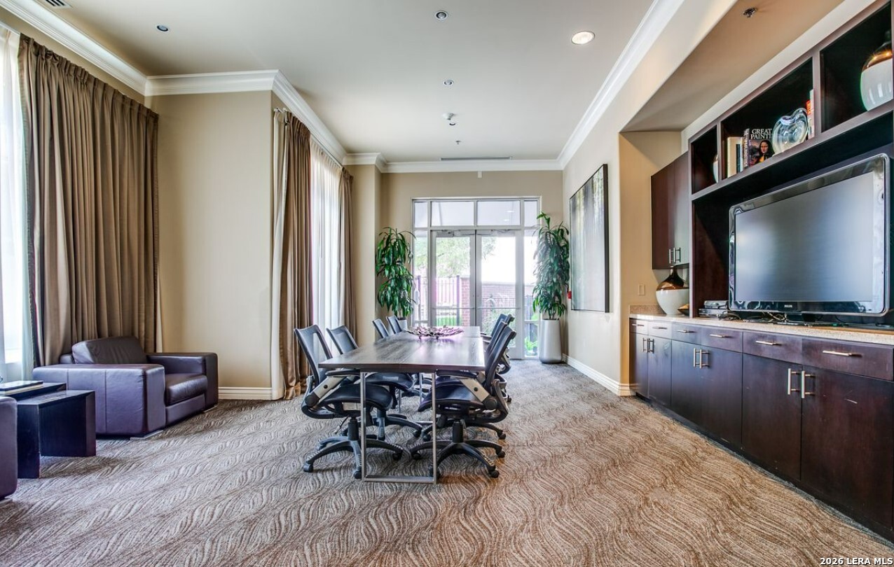 215 CENTER ST APT 1805