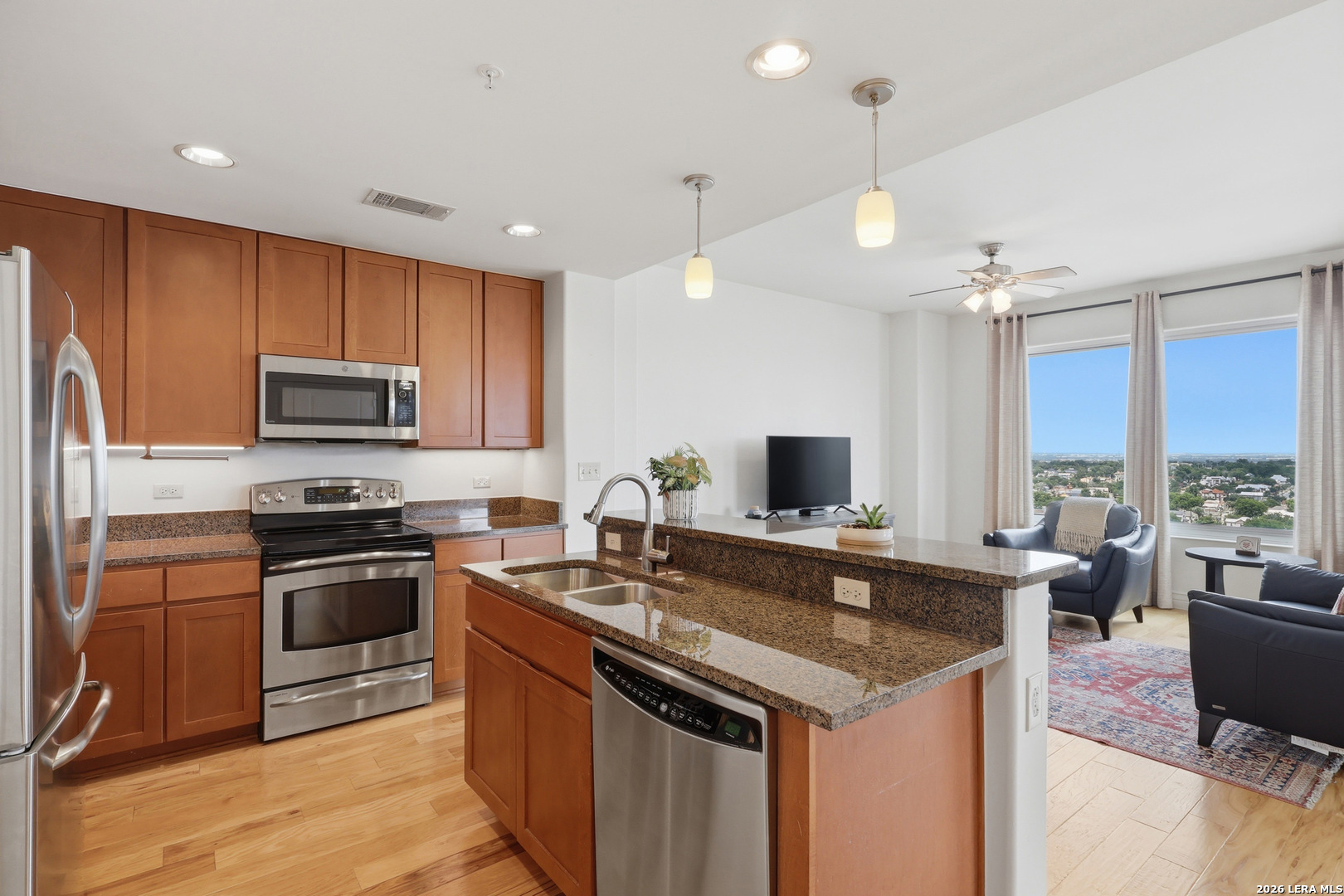 215 CENTER ST APT 1805