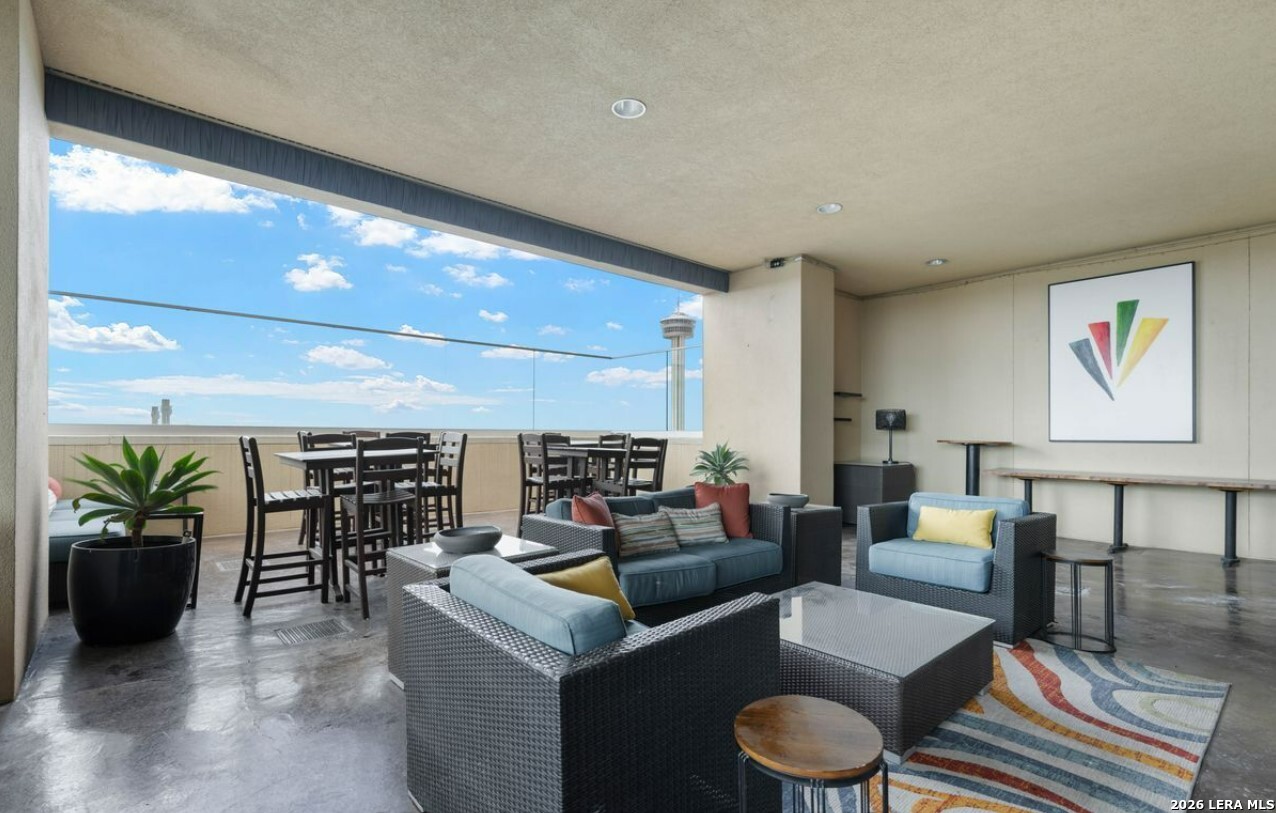 215 CENTER ST APT 1805