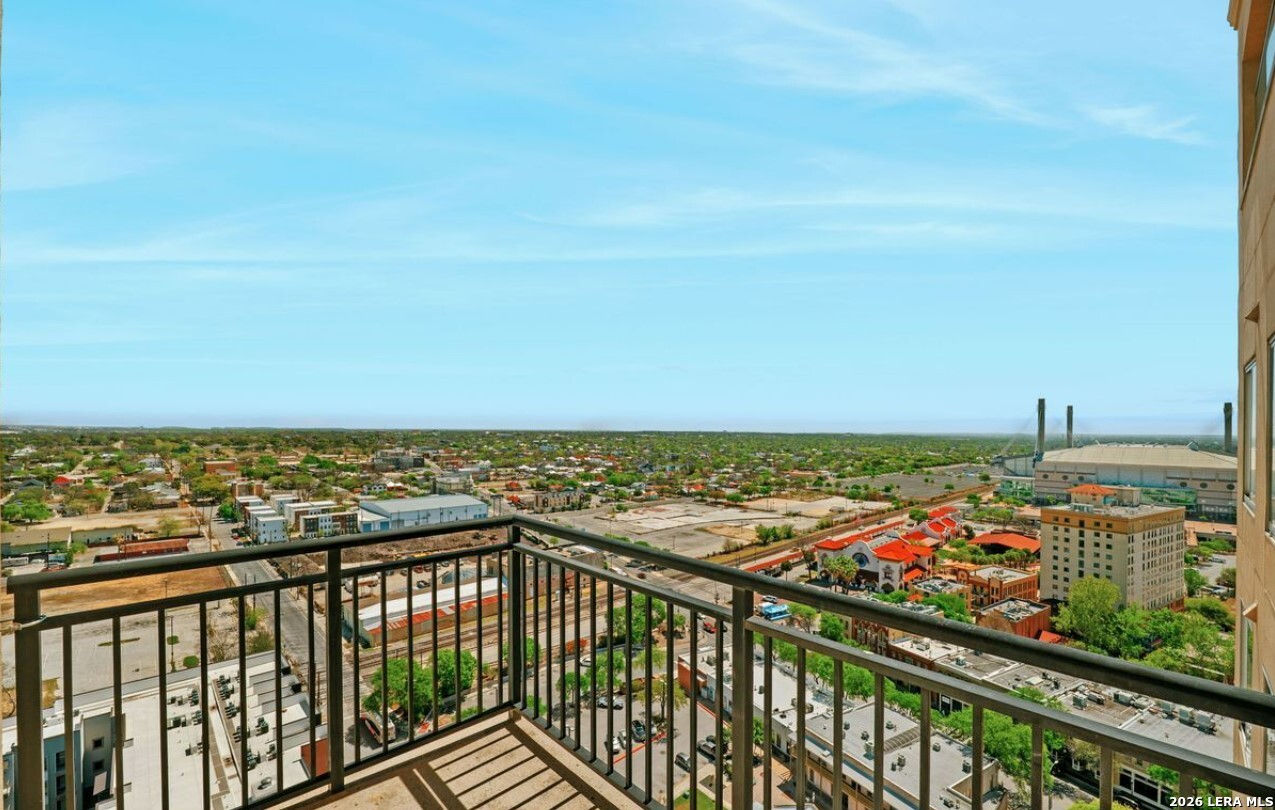 215 CENTER ST APT 1805
