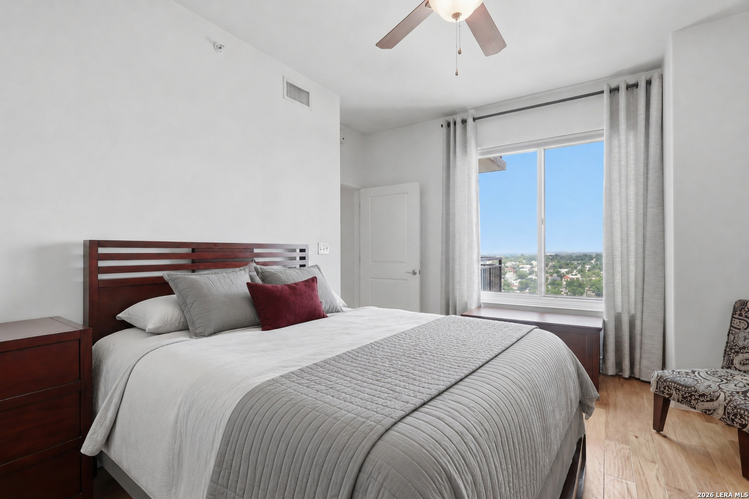 215 CENTER ST APT 1805