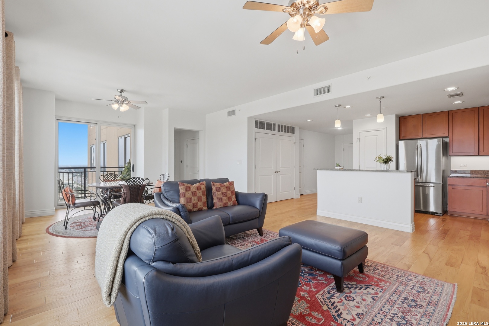 215 CENTER ST APT 1805