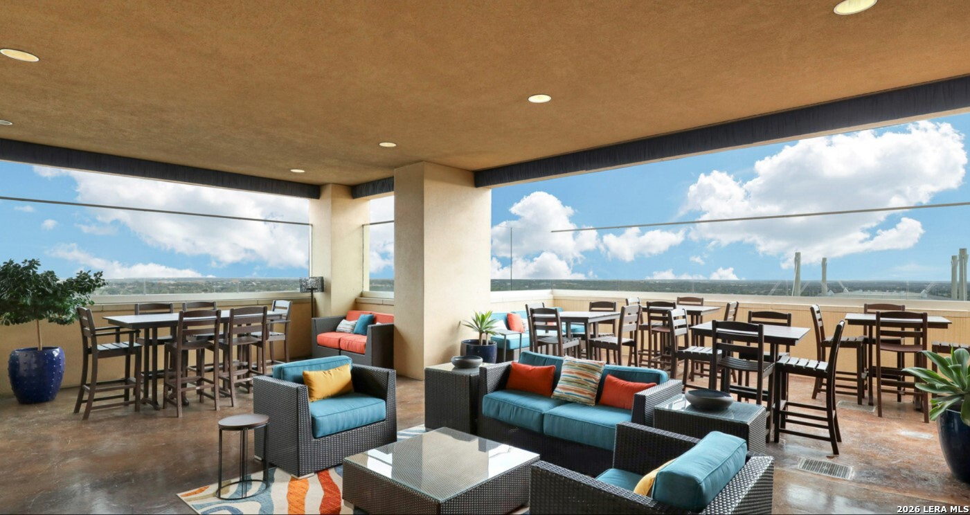 215 CENTER ST APT 1805