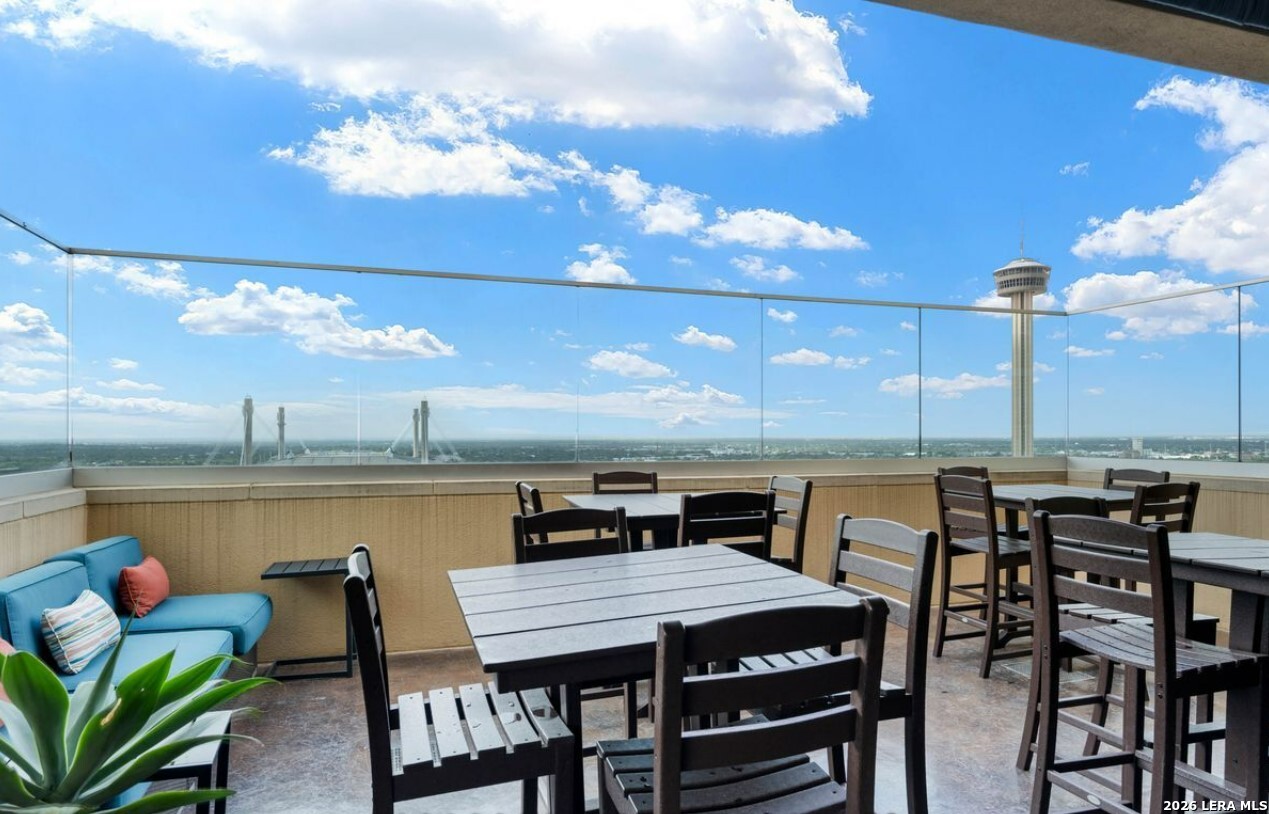 215 CENTER ST APT 1805